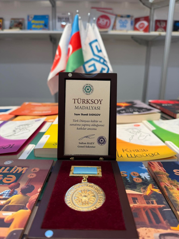 Hədəf Şirkətlər Qrupunun qurucu direktoru, Azərbaycan Nəşriyyatları Assosiasiyasının sədri, dosent Şəmil Sadiq  TÜRKSOY Medalı ilə təltif edildi